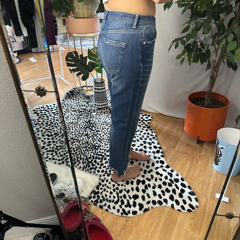 We The Free Distressed Cropped Denim Frayed Hem Jeans Blue Size 29 - Picture 8 of 8